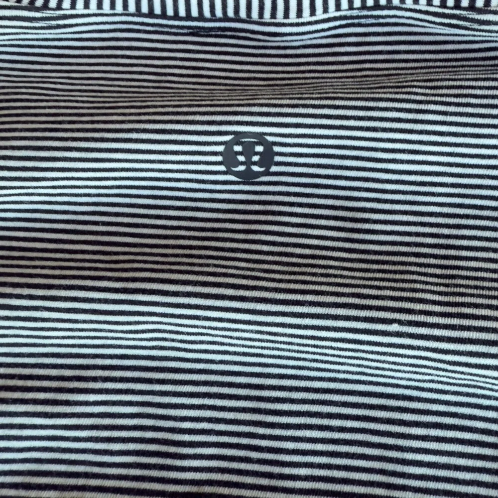 lululemon athletica Gray Ribbed Long Sleeve Tee - Picture 6 of 6